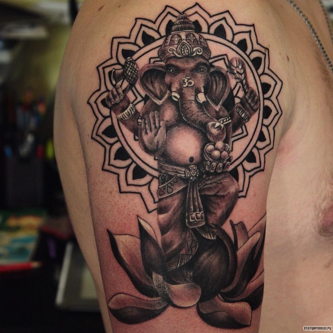 Фотография татуировки под названием «Индийский слон с лотосом»