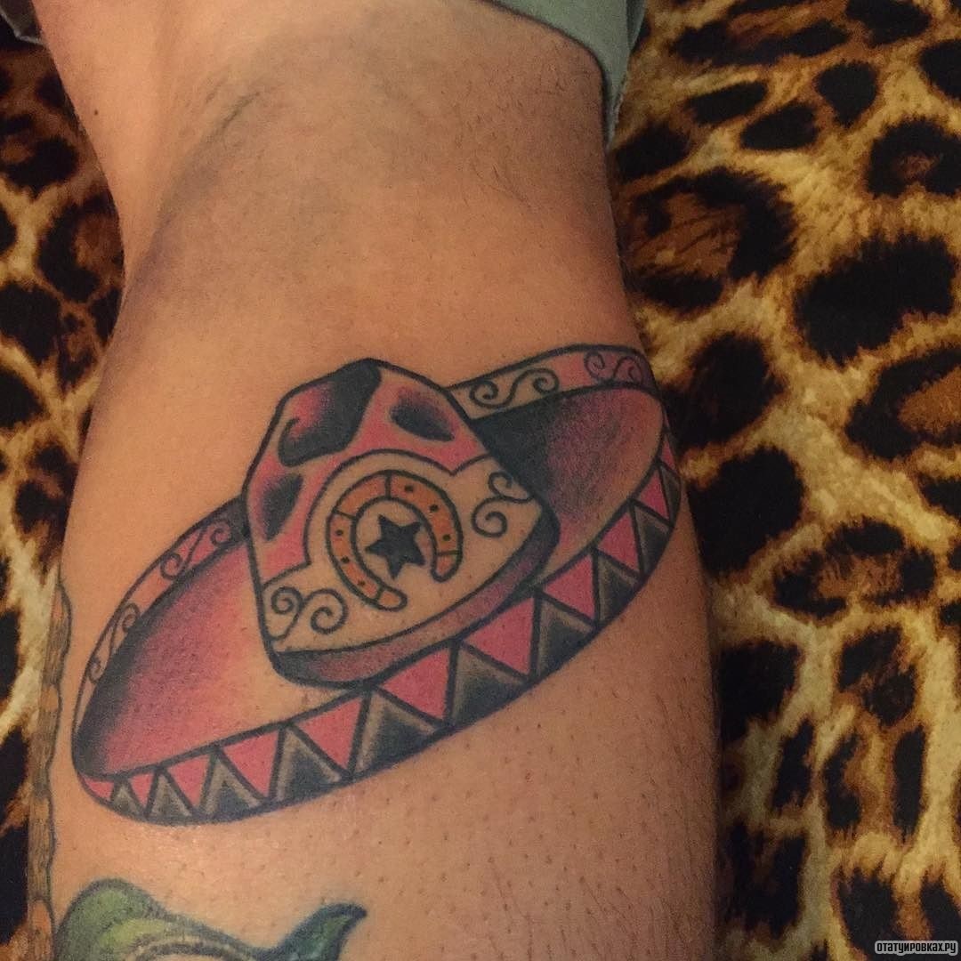 Фотография татуировки под названием «Мексиканская шляпа»