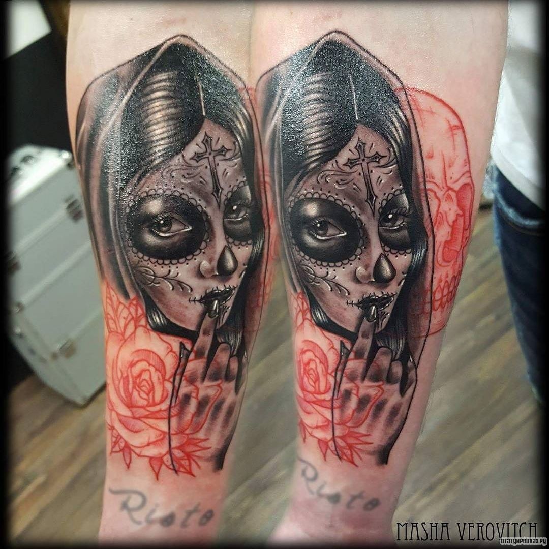 Фотография татуировки под названием «Мексиканская девушка с черепом и розой»