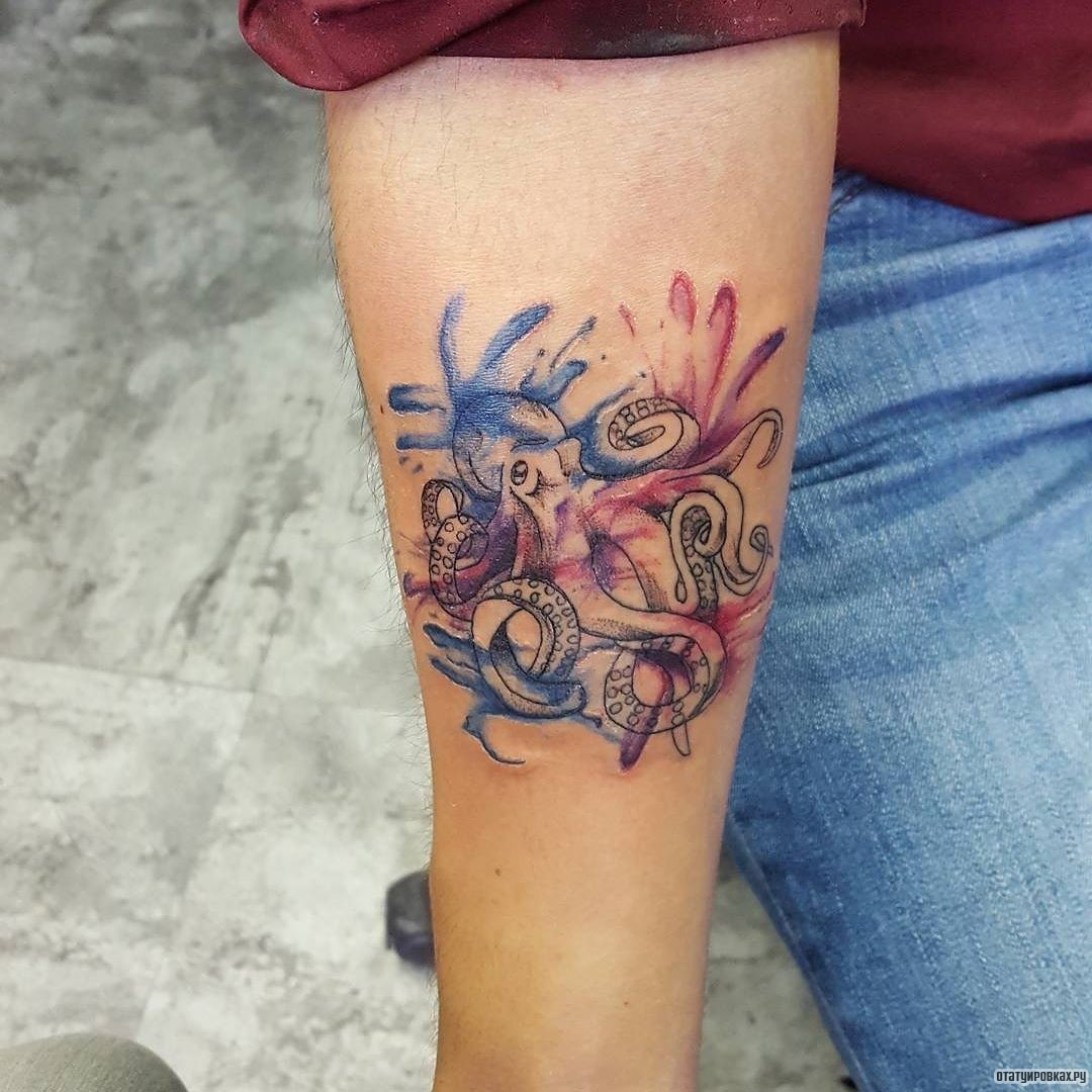 Фотография татуировки под названием «Осьминог в красках»