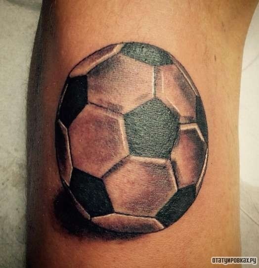 Фотография татуировки под названием «Футбольный мяч»