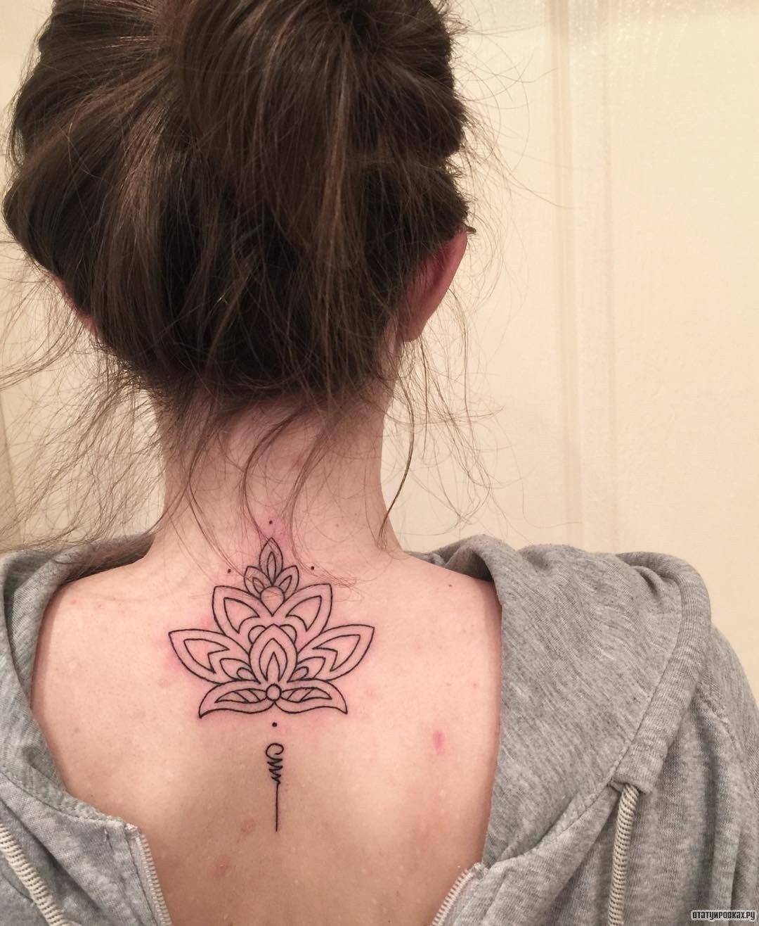 Фотография татуировки под названием «Узор цветка лотоса»