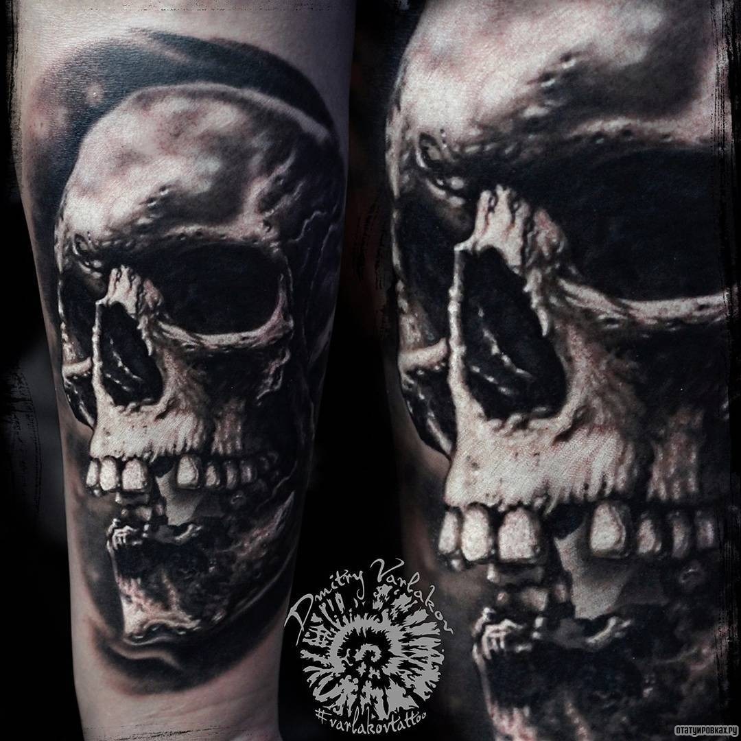 Фотография татуировки под названием «Черный череп»