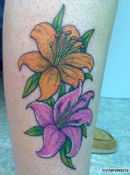 Фотография татуировки под названием «Оранжевая и розовая лилии»