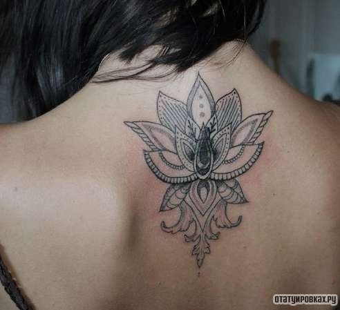 Фотография татуировки под названием «Лотос узор»
