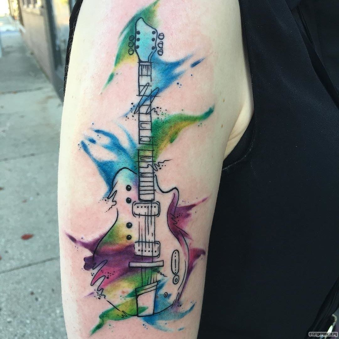 Фотография татуировки под названием «Гитара с красками»