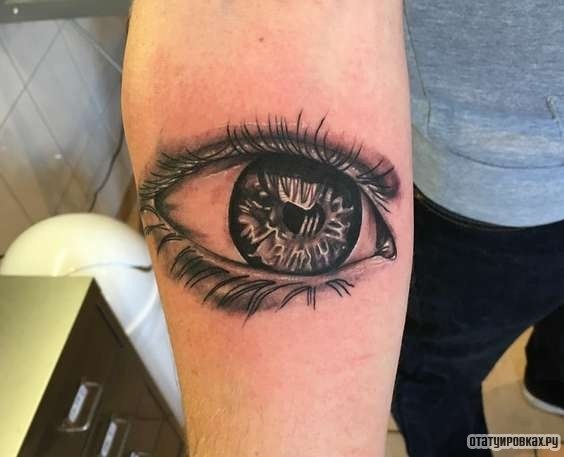 Фотография татуировки под названием «Реальный глаз»