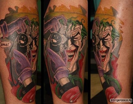 Фотография татуировки под названием «Джокер фотографирует»