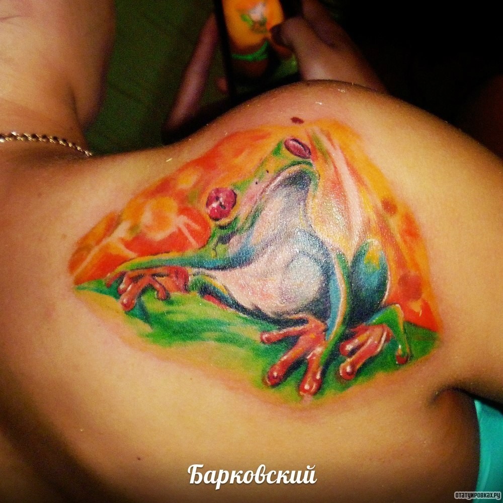 Фотография татуировки под названием «Лягушка в цвете»