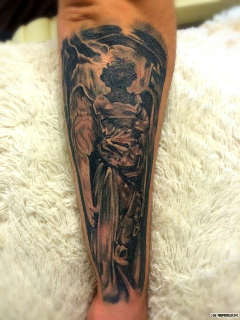 Фотография татуировки под названием «Ангел во тьме»