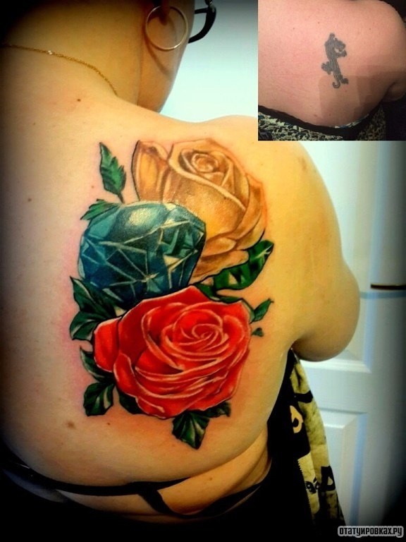 Фотография татуировки под названием «Две розы и алмаз»