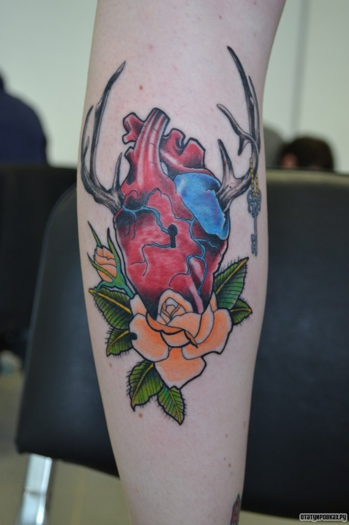 Фотография татуировки под названием «Сердце с розой»