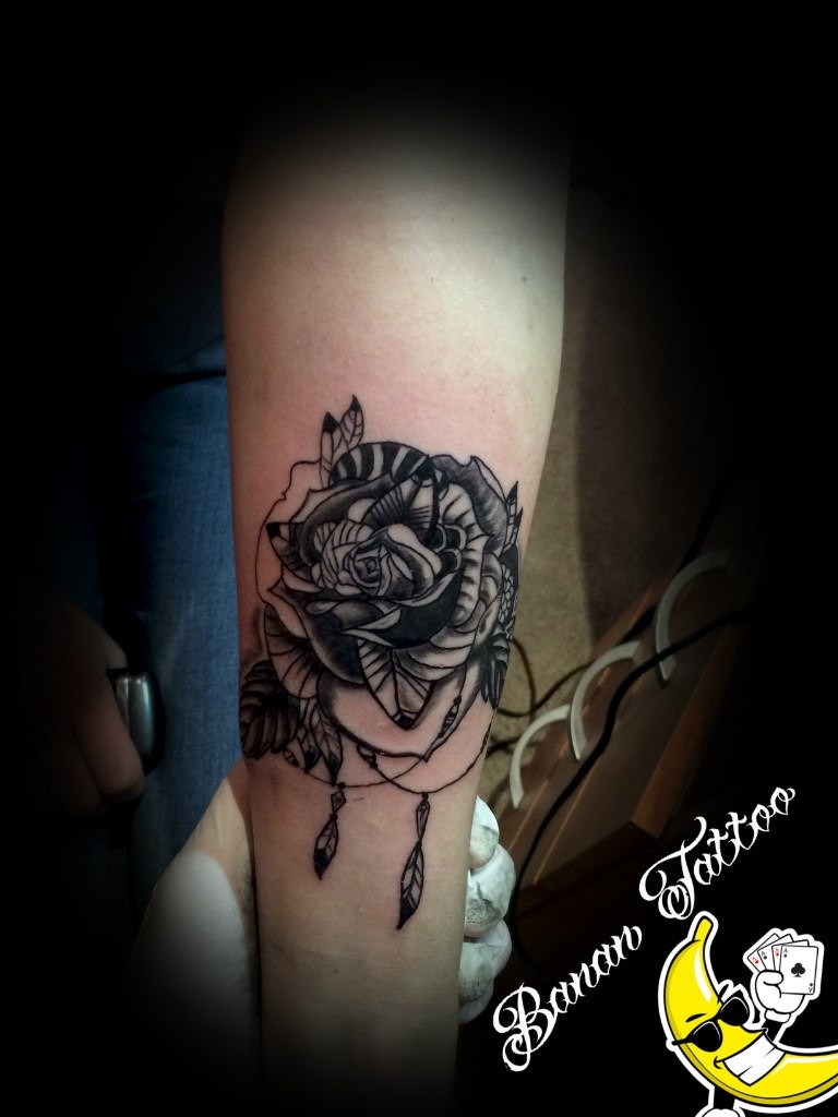 Фотография татуировки под названием «Роза украшение»