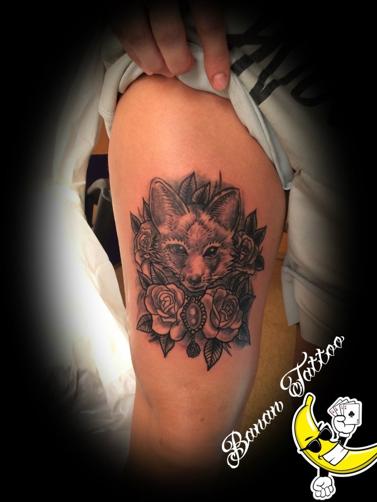 Фотография татуировки под названием «Лиса и розы»