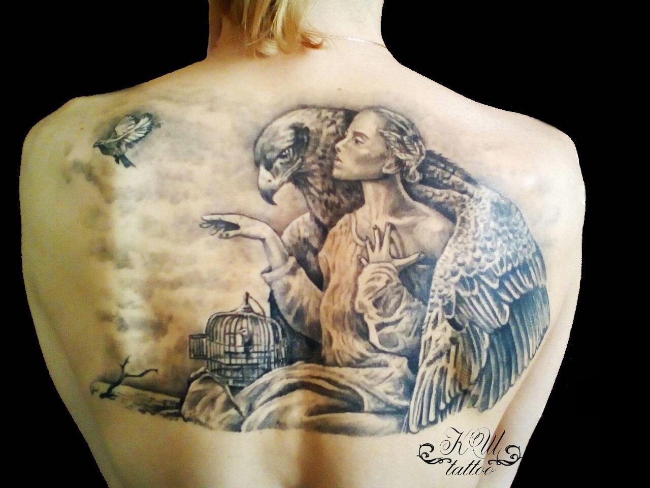 Фотография татуировки под названием «Девушка с орлом»