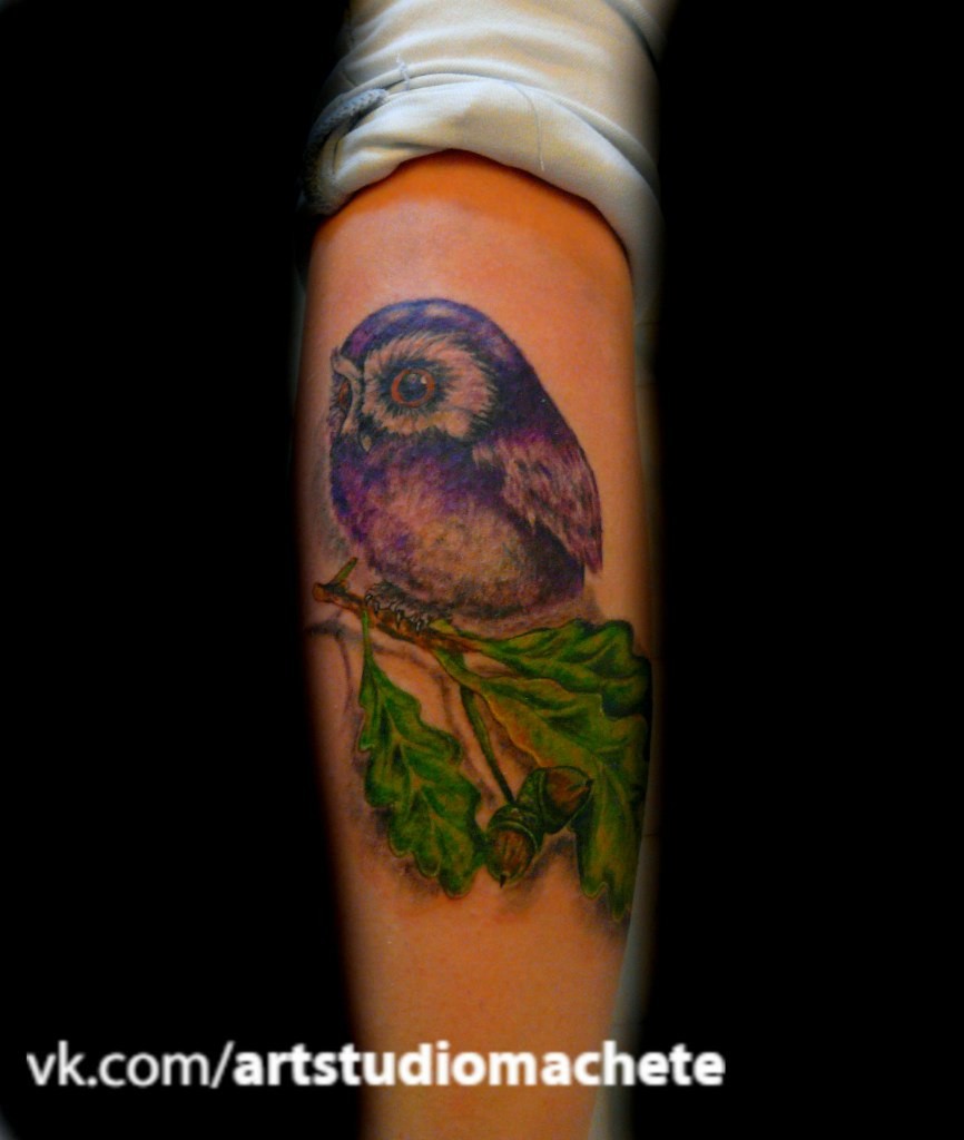 Фотография татуировки под названием «Совенок фиолетовый»
