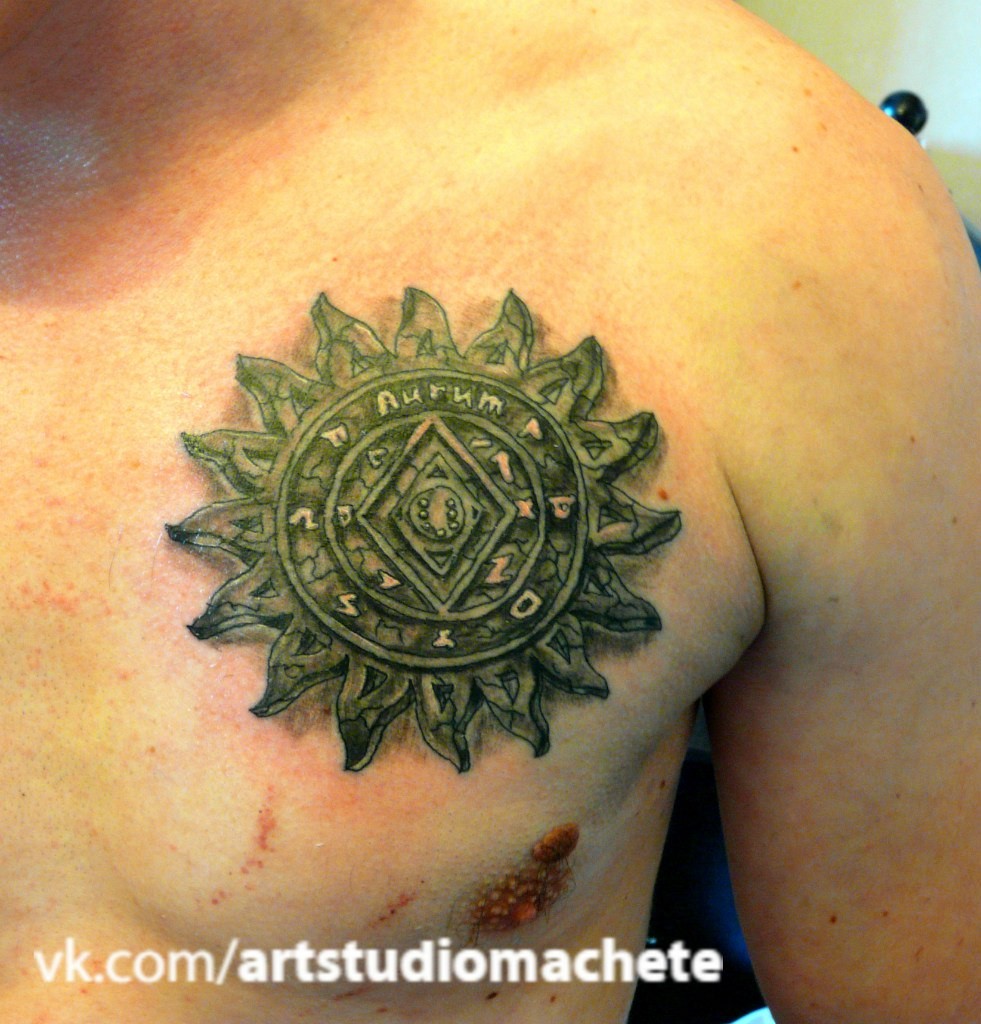 Фотография татуировки под названием «Древнее солнце»