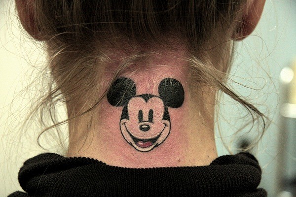 Фотография татуировки под названием «Мики маус»