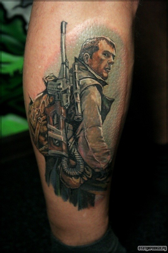 Фотография татуировки под названием «Снайпер»