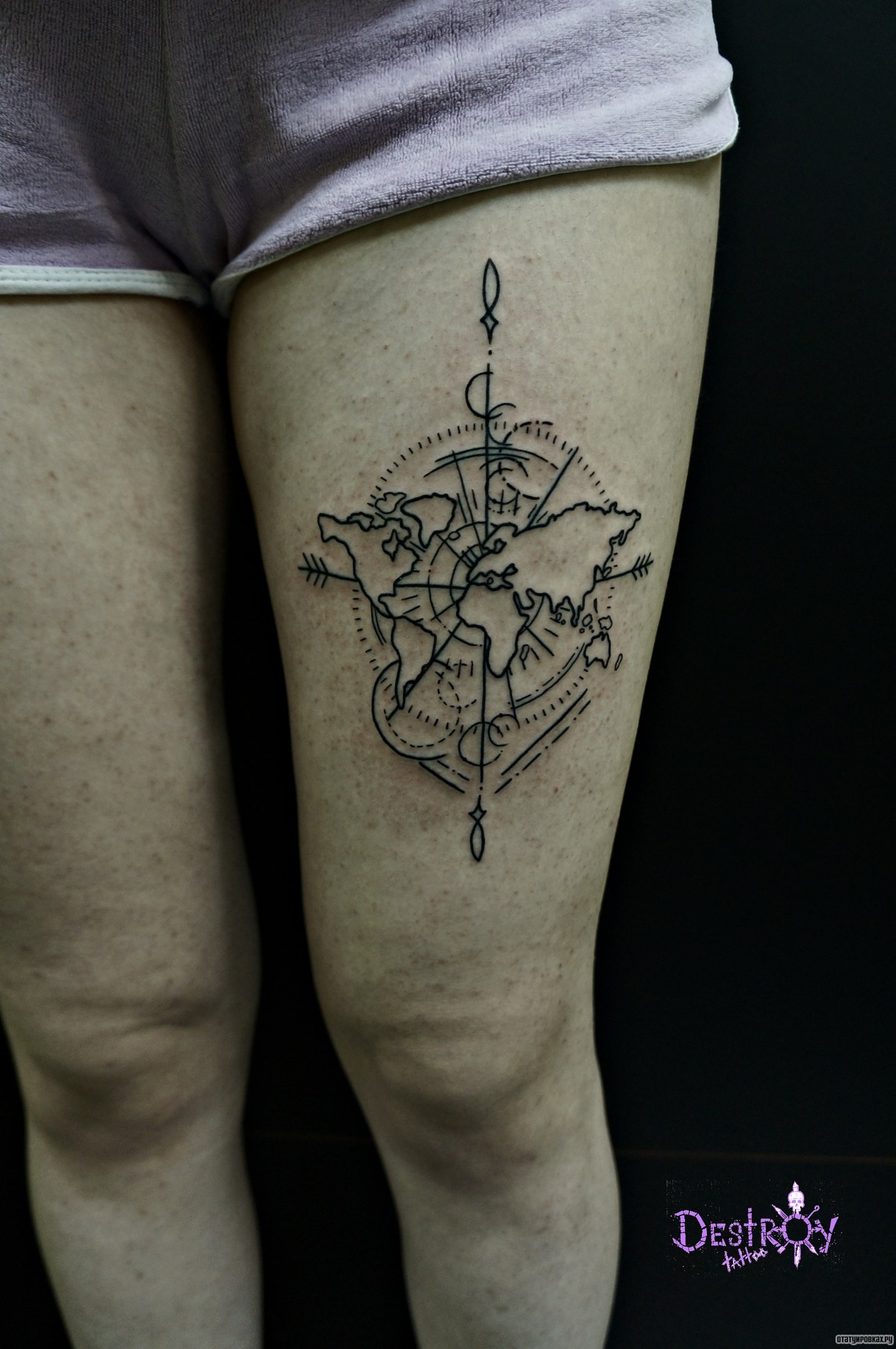 Фотография татуировки под названием «Узор из линий»
