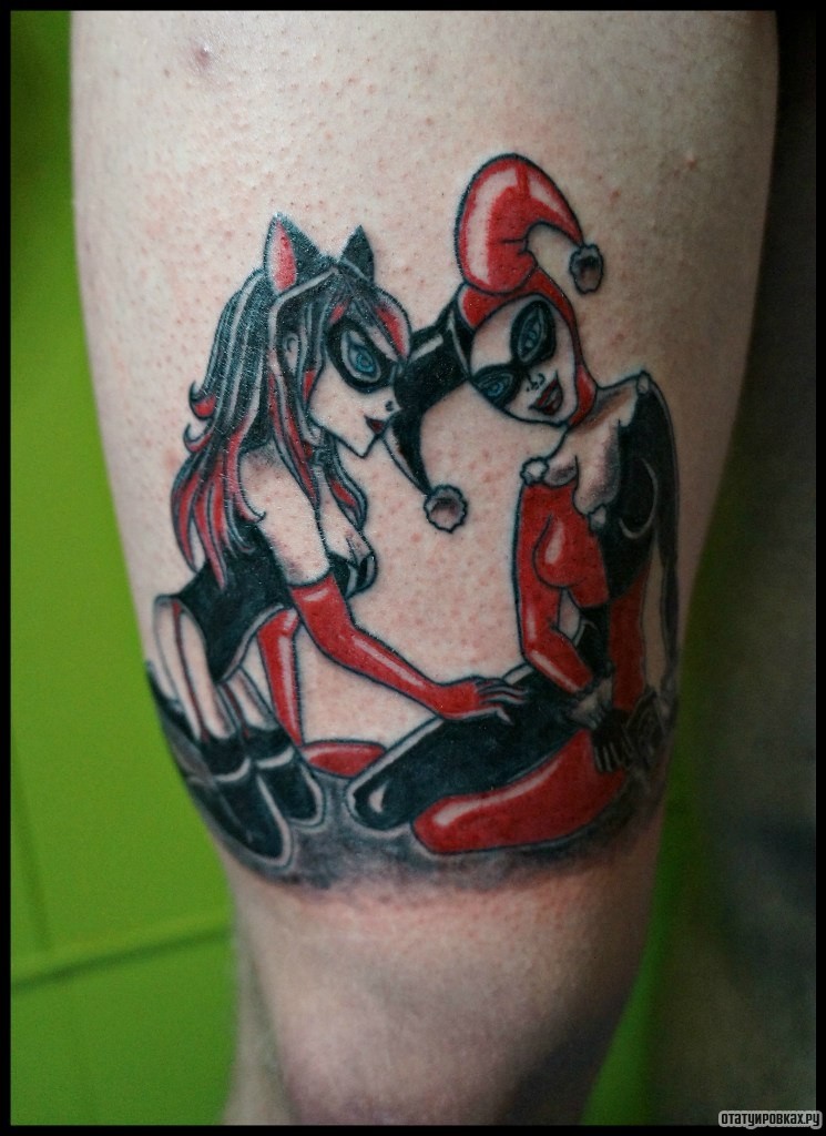 Фотография татуировки под названием «Девушка кошка и клоун»