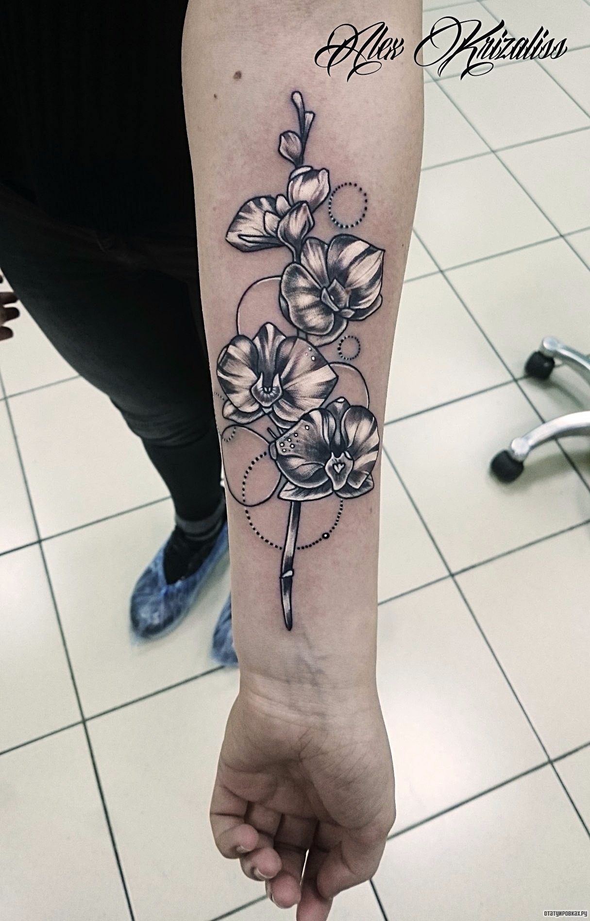 Фотография татуировки под названием «Узоры цветов»