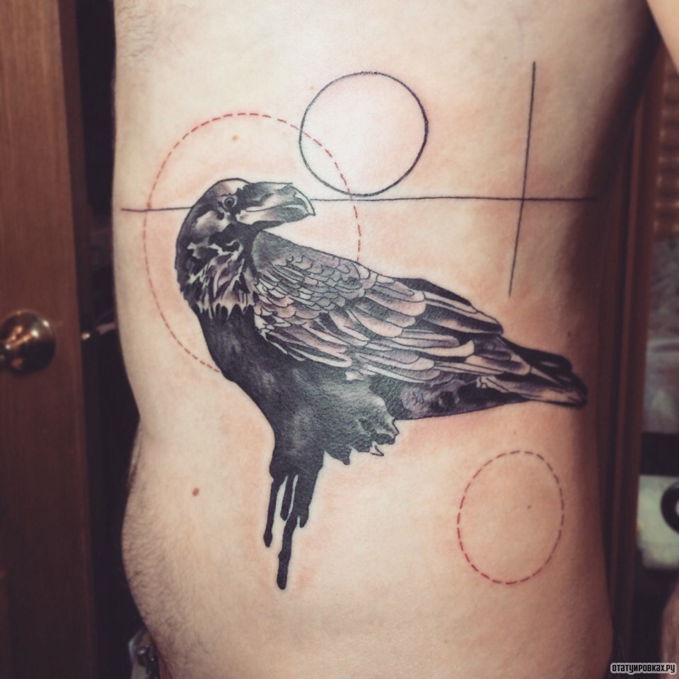 Фотография татуировки под названием «Ворона»
