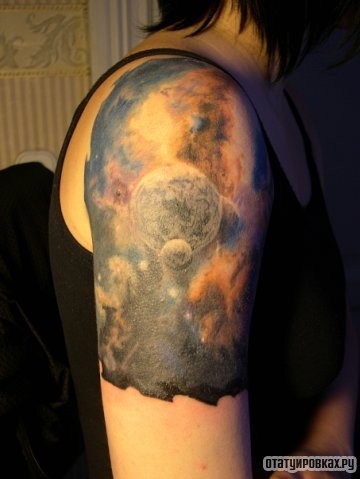 Фотография татуировки под названием «Космос»