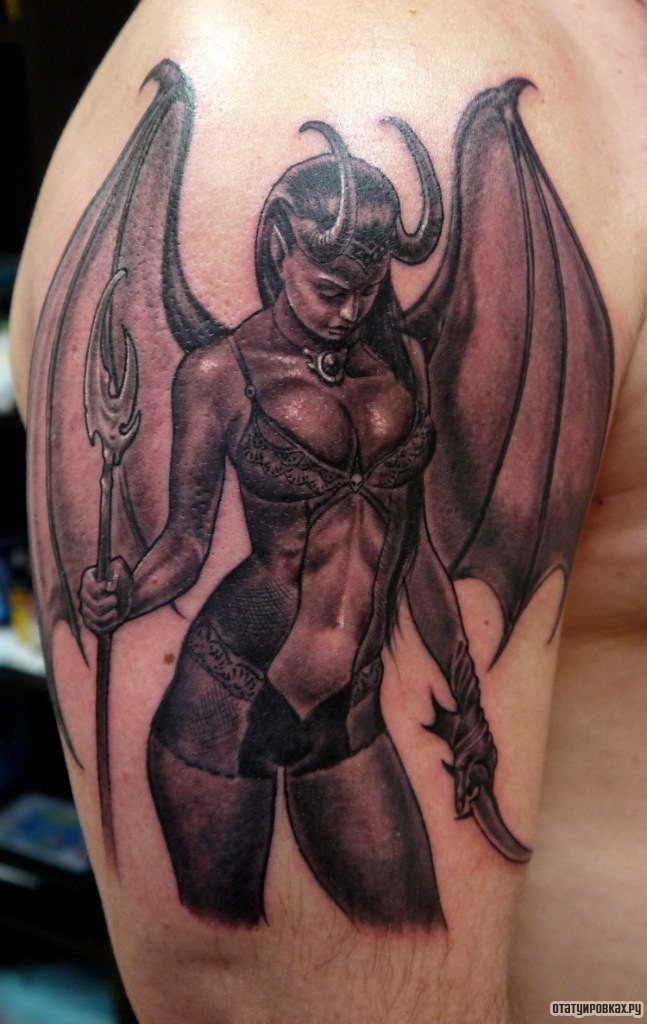 Фотография татуировки под названием «Девушка черт»