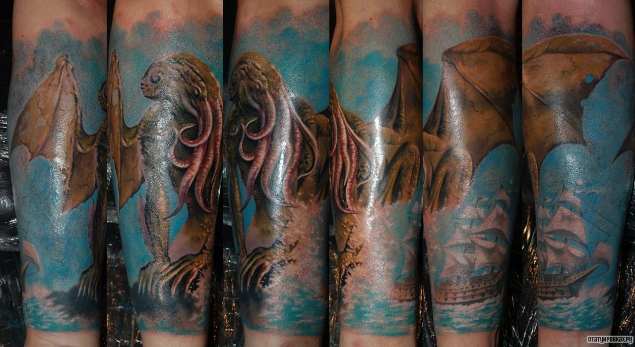 Фотография татуировки под названием «Зеленое чудовище»