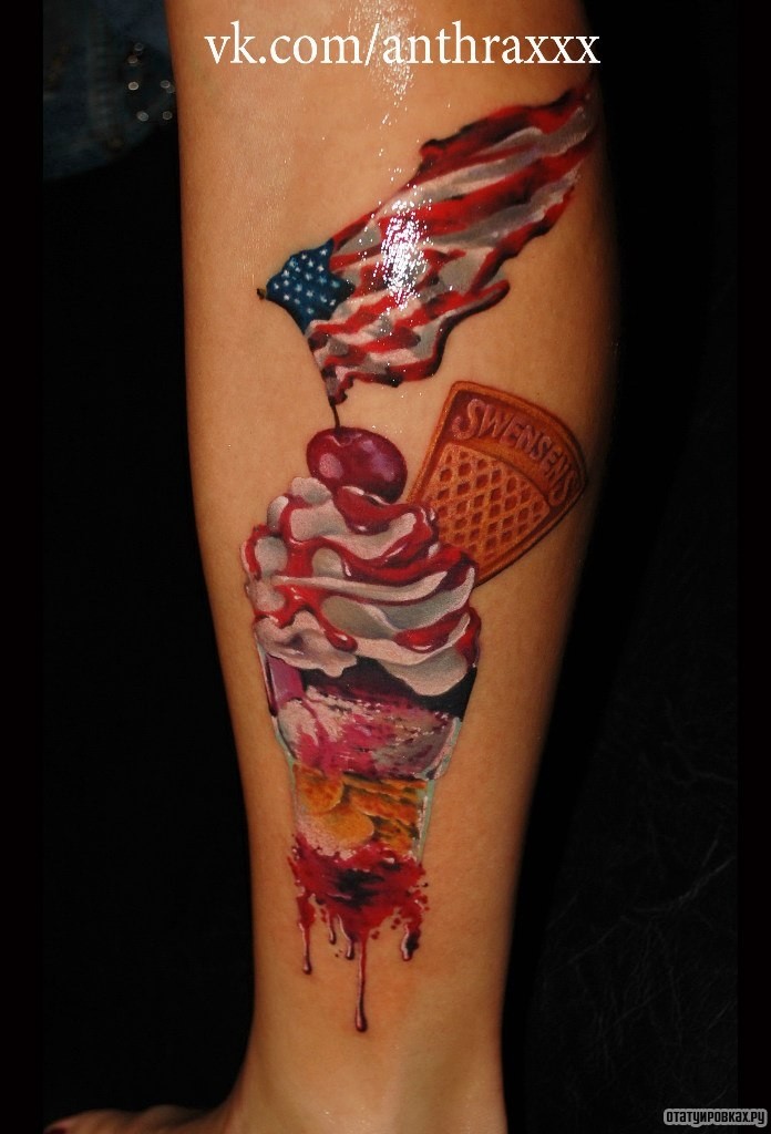 Фотография татуировки под названием «Сладости и американский флаг»