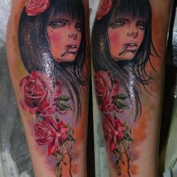 Девушка с розой на голове и сигаретой во рту мастера Андрей Антракс