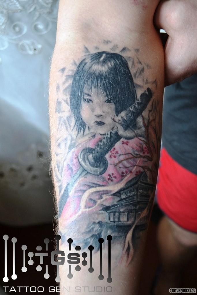 Фотография татуировки под названием «Девушка самурай»