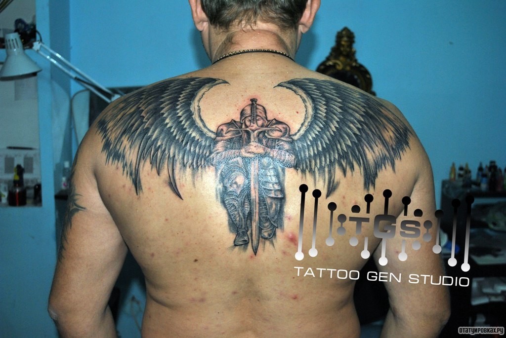 Фотография татуировки под названием «Архангел»