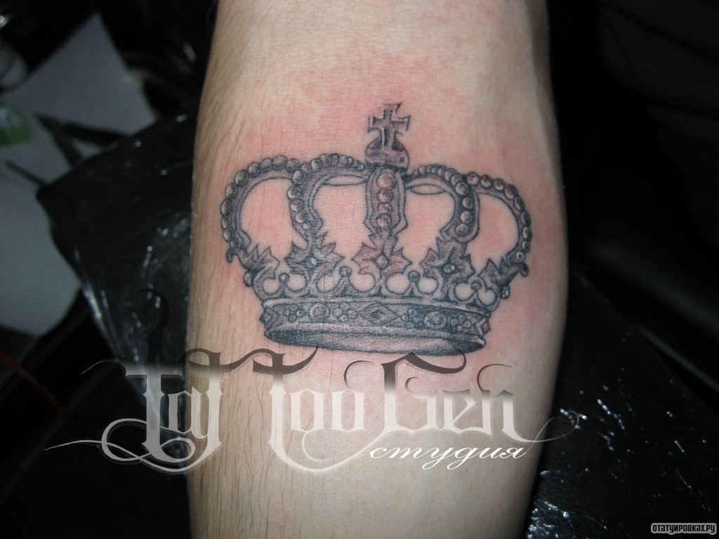 Фотография татуировки под названием «Корона»