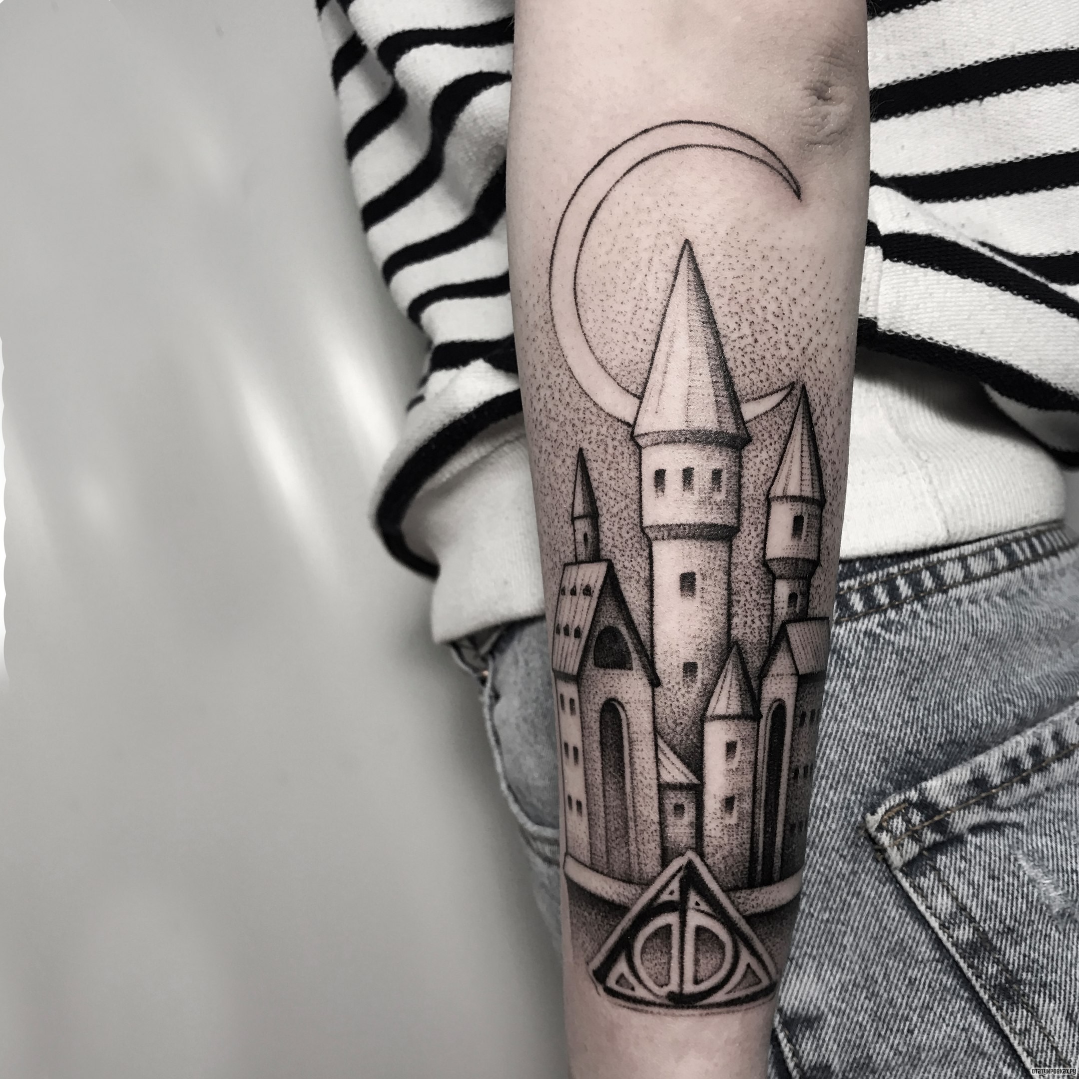Фотография татуировки под названием «Мечеть и месяц»