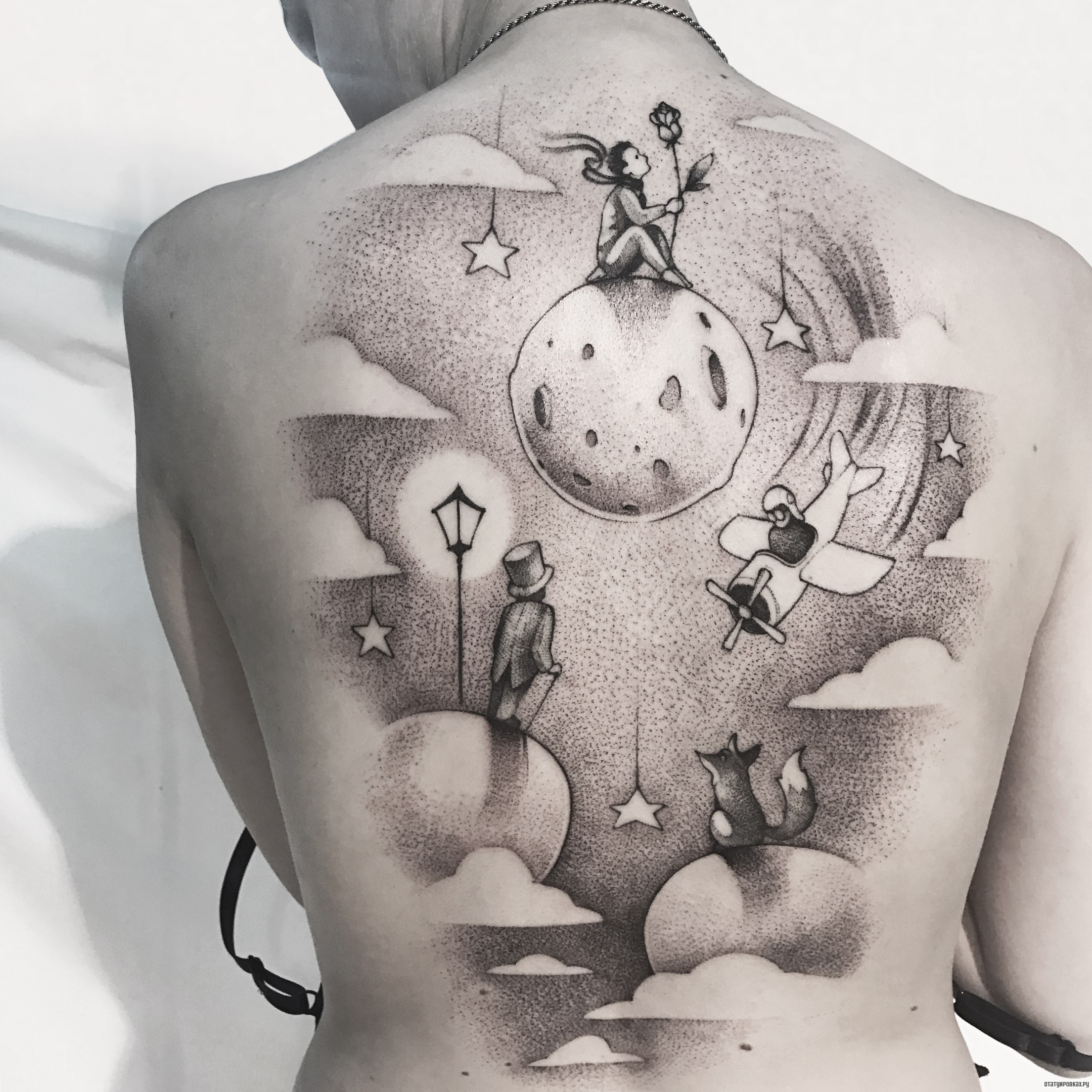 Фотография татуировки под названием «На небе»