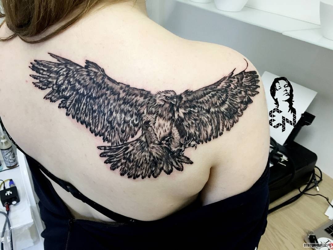 Фотография татуировки под названием «Орел большой расправив крылья»