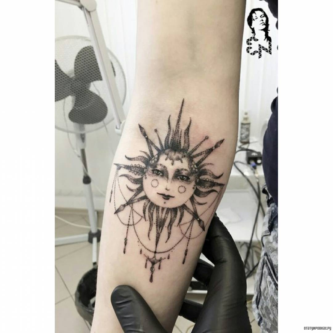 Фотография татуировки под названием «Солнце узор»