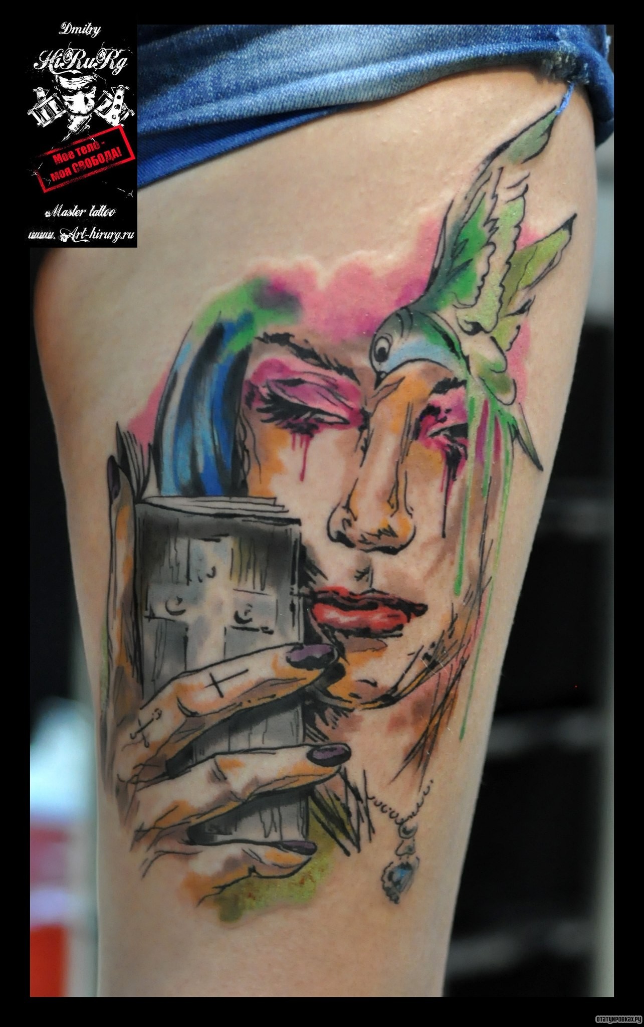 Фотография татуировки под названием «Девушка и колибри»