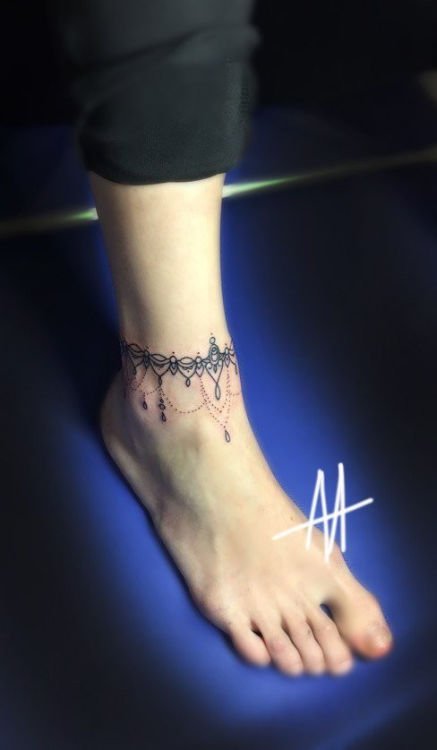 Фотография татуировки под названием «браслет на ноге»