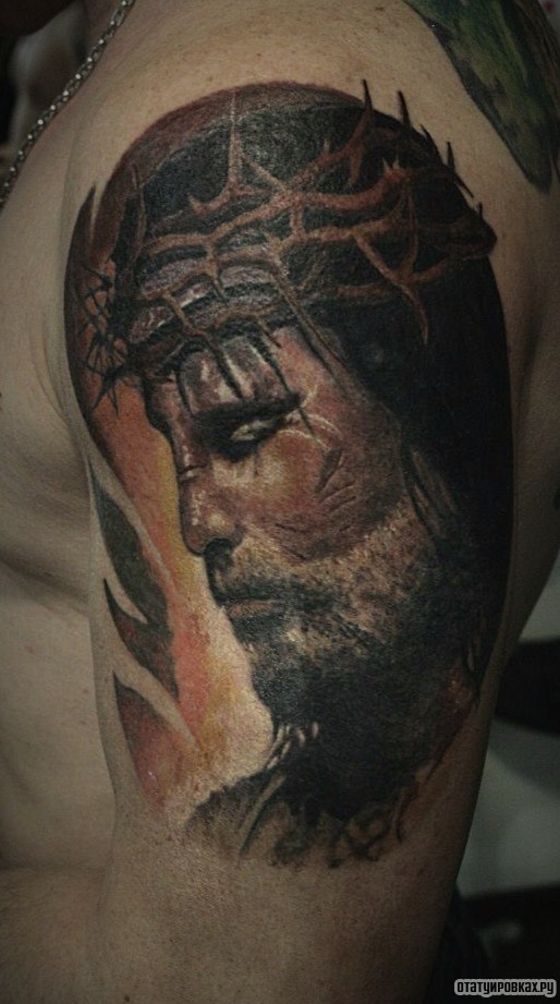 Фотография татуировки под названием «Иисус с шипами на голове»