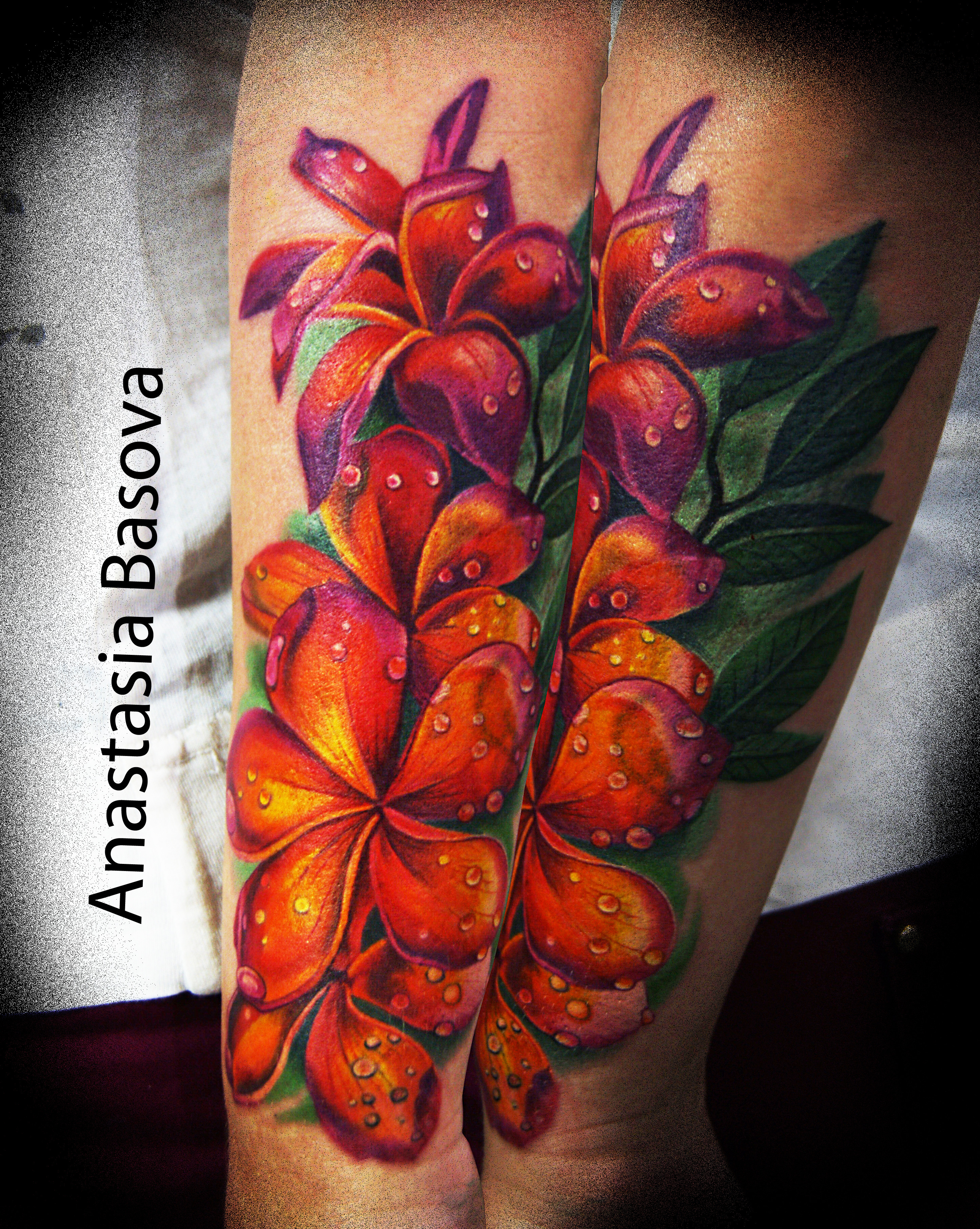 Фотография татуировки под названием «цветы»