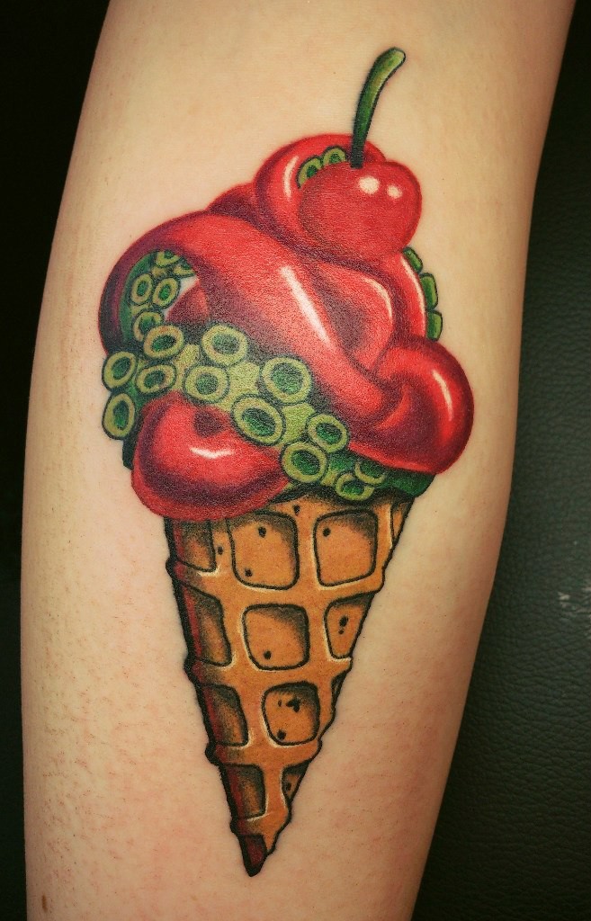 Фотография татуировки под названием «Мороженное»