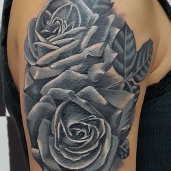 Розы на плече