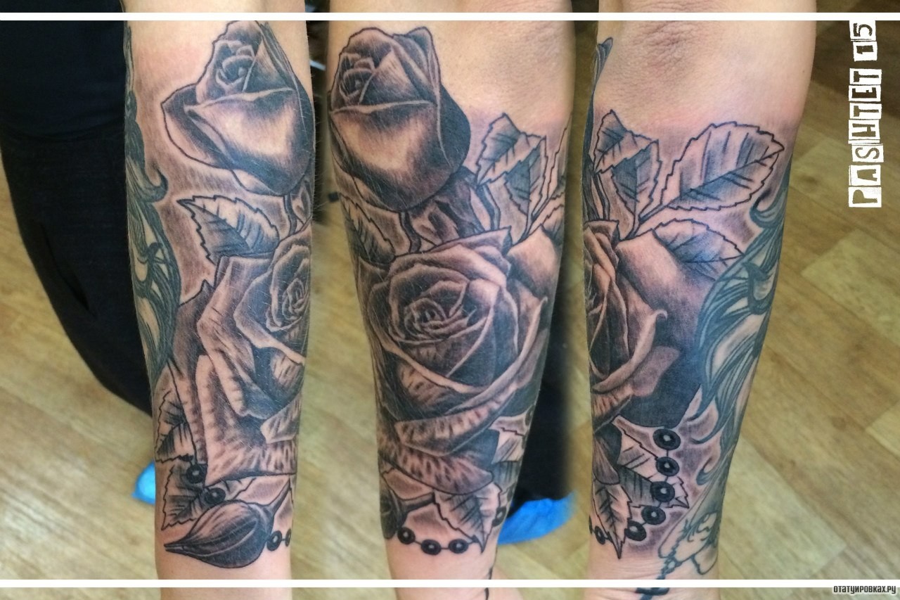 Фотография татуировки под названием «Розы чб»