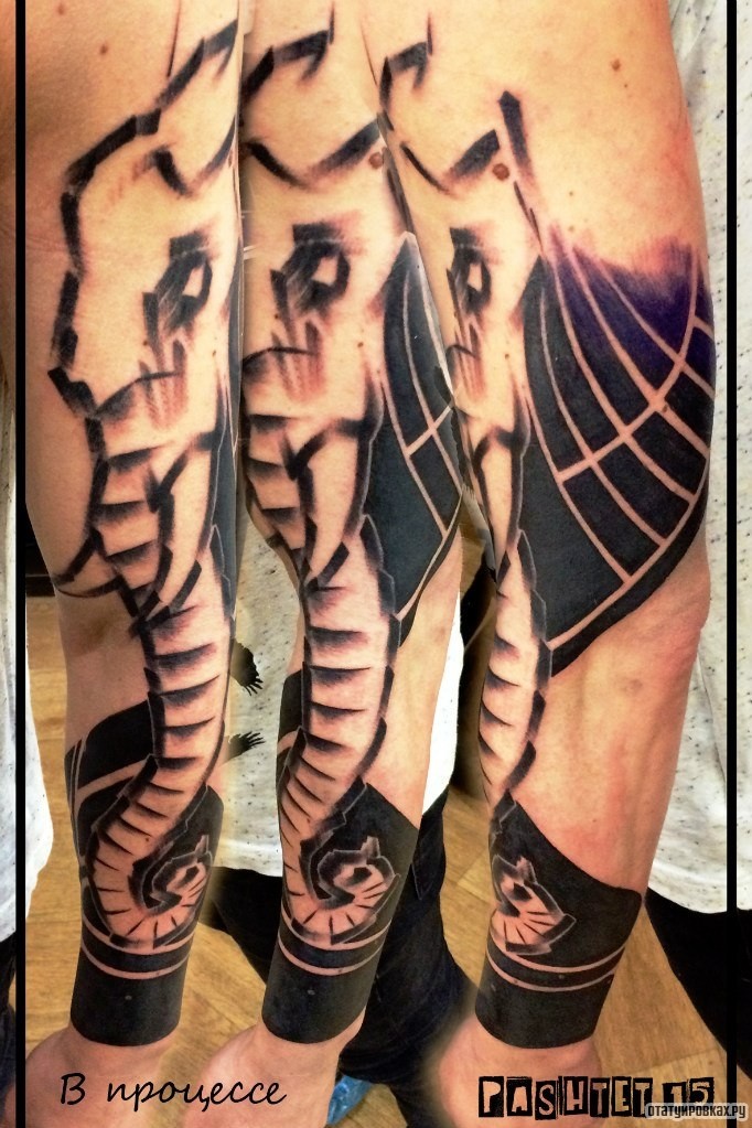 Фотография татуировки под названием «Хобот слона»