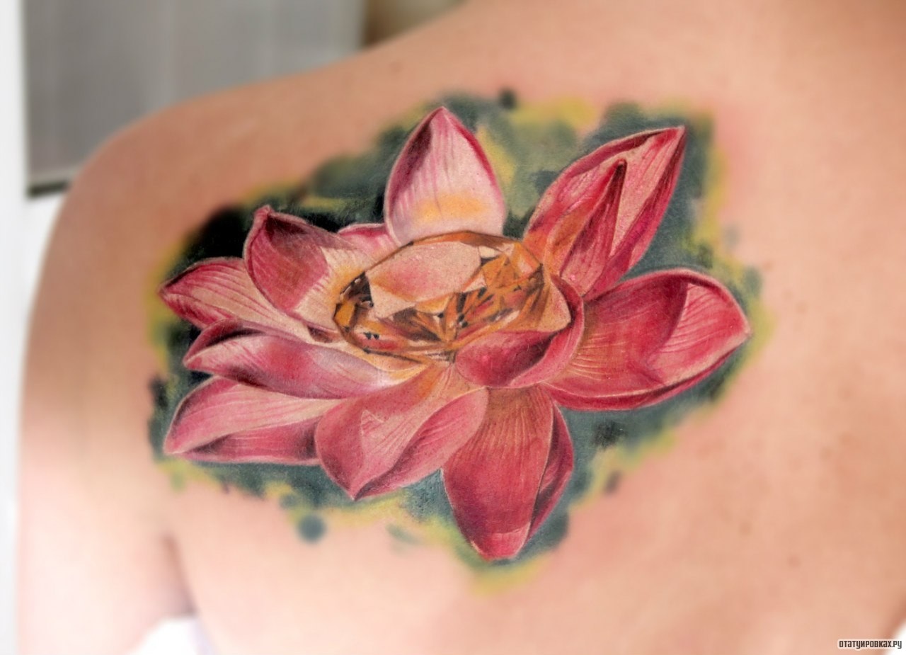 Фотография татуировки под названием «Бриллиант в лотосе»
