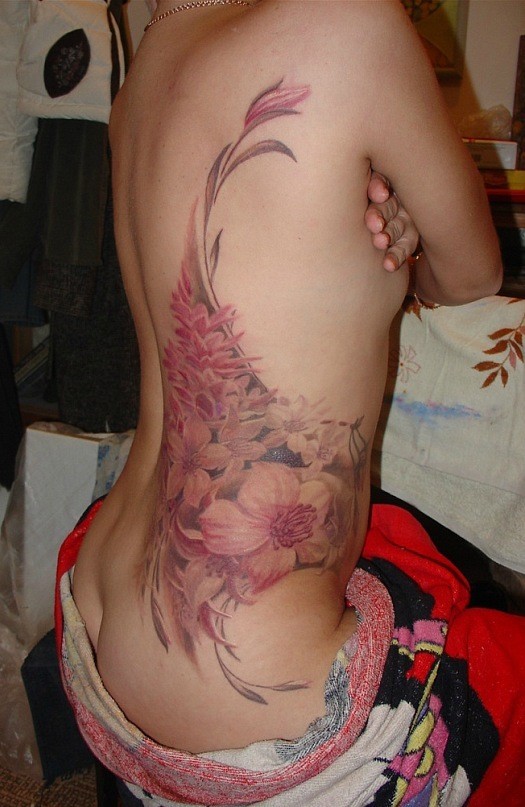 Фотография татуировки под названием «Цветы.»