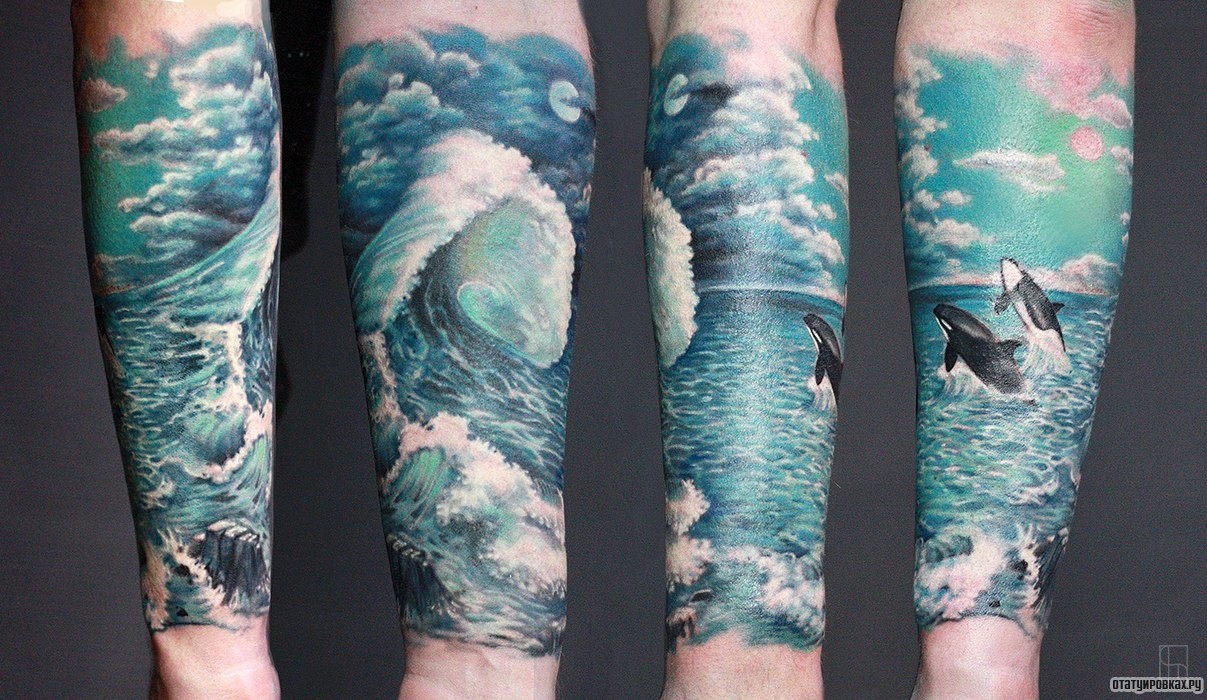 Фотография татуировки под названием «Два кита в волнах»
